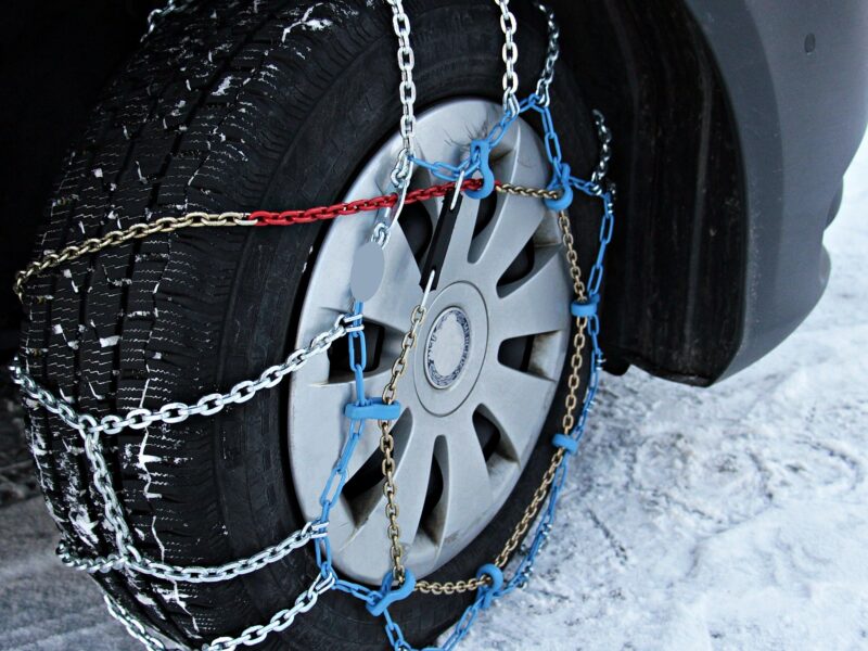 Sneeuwketting monteren