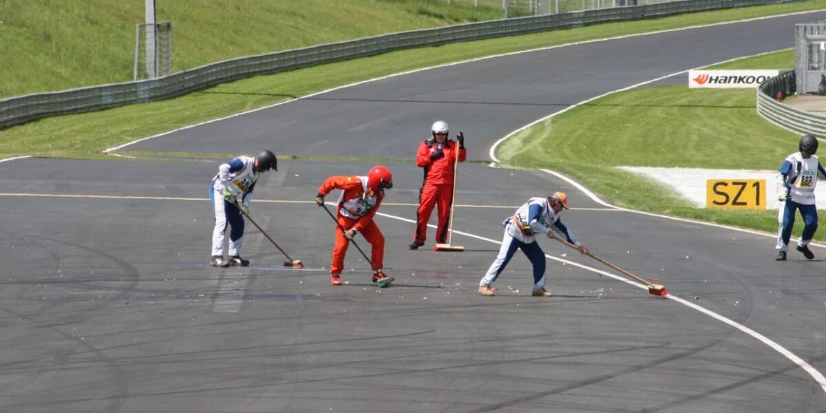 car racing 1528134 1280 1