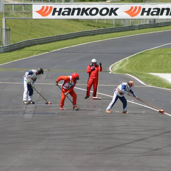car racing 1528134 1280 1