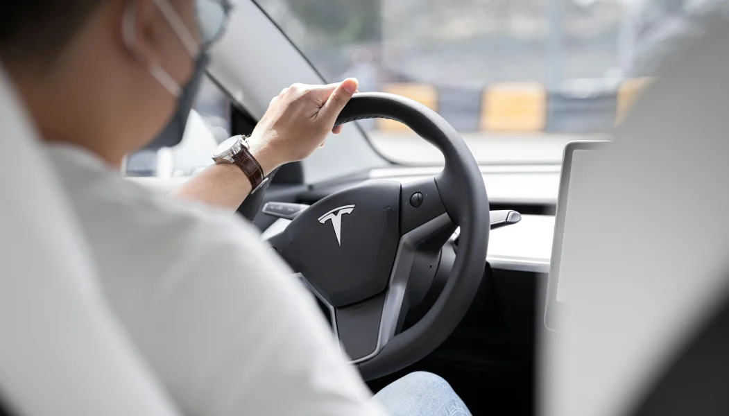 Zelfrijdende Tesla auto