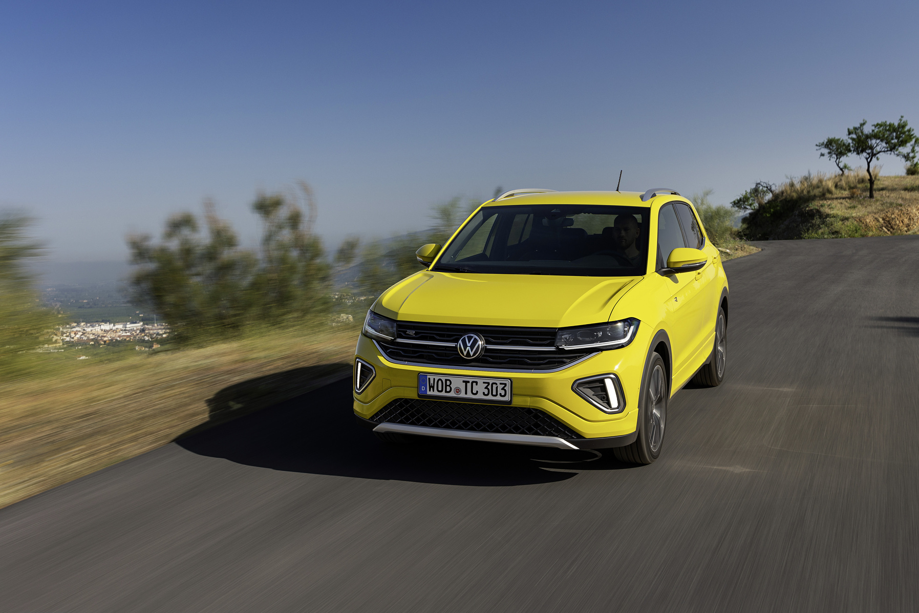VW T-Cross 2026 steering and handling – everyday driving comfort versus sportiness