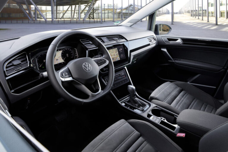 VW Touran power steering and exhaust system faults