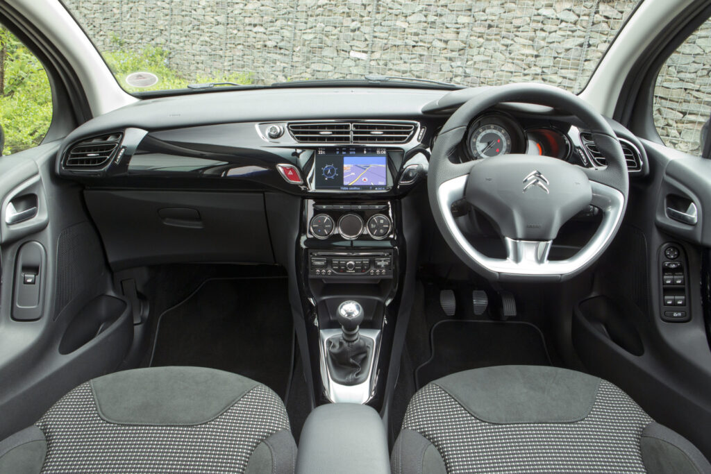 Diagnosing the Check Engine light on a Citroën C3 Aircross