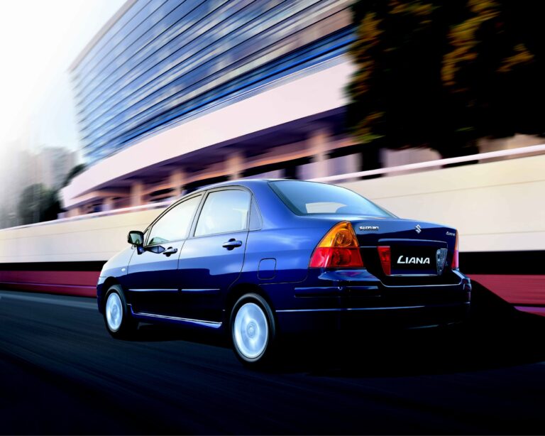 Suzuki Liana